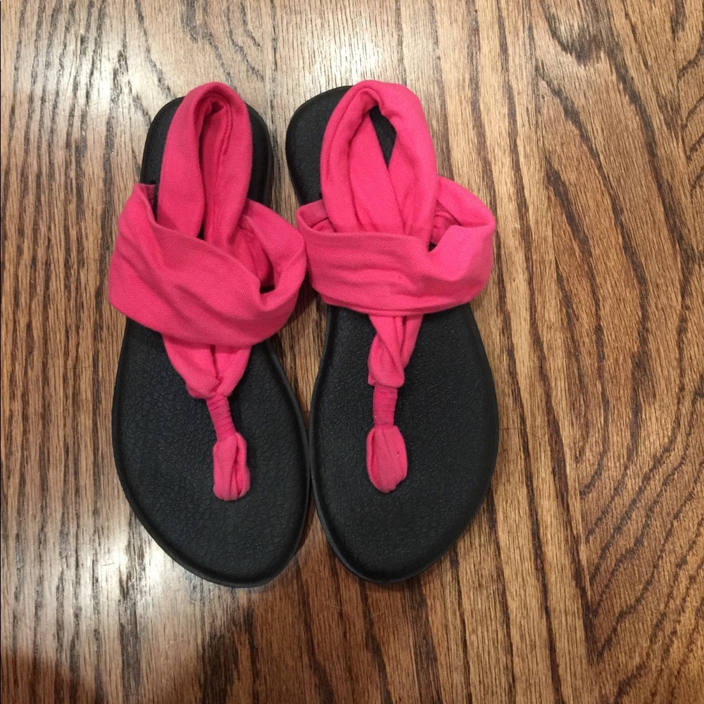 Sanuk yoga mat sandals